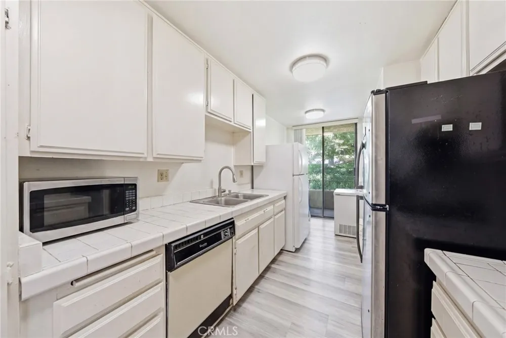 4141 Via Marisol #319 Los Angeles, CA 90042