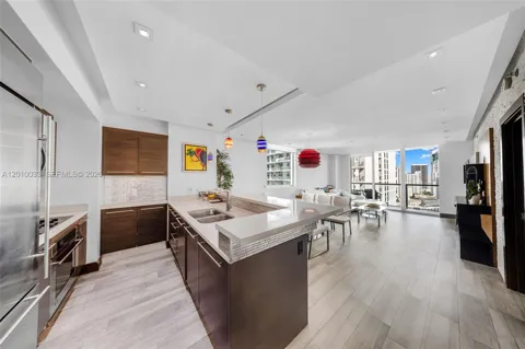 500 Brickell Ave #3707