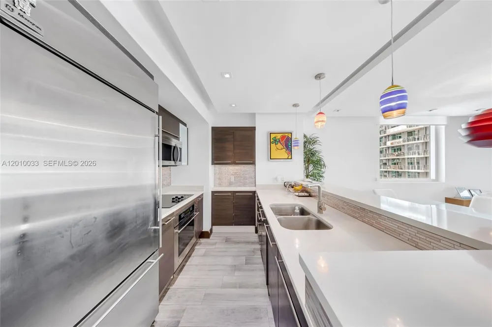 500 Brickell Ave #3707 Miami, FL 33131