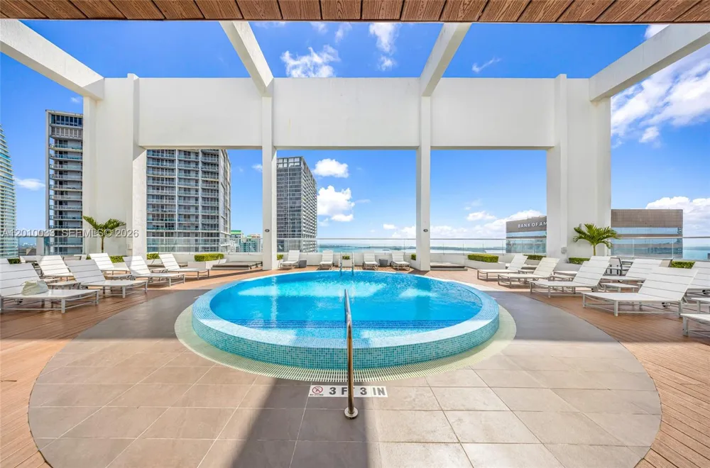 500 Brickell Ave #3707 Miami, FL 33131