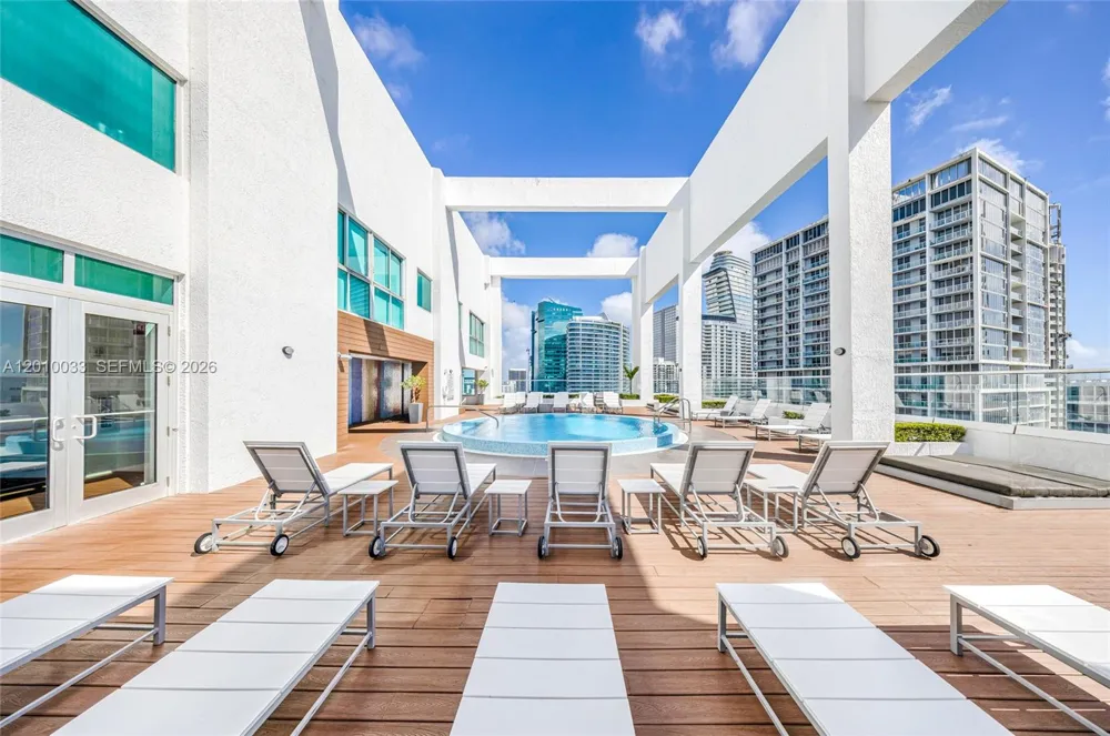 500 Brickell Ave #3707 Miami, FL 33131