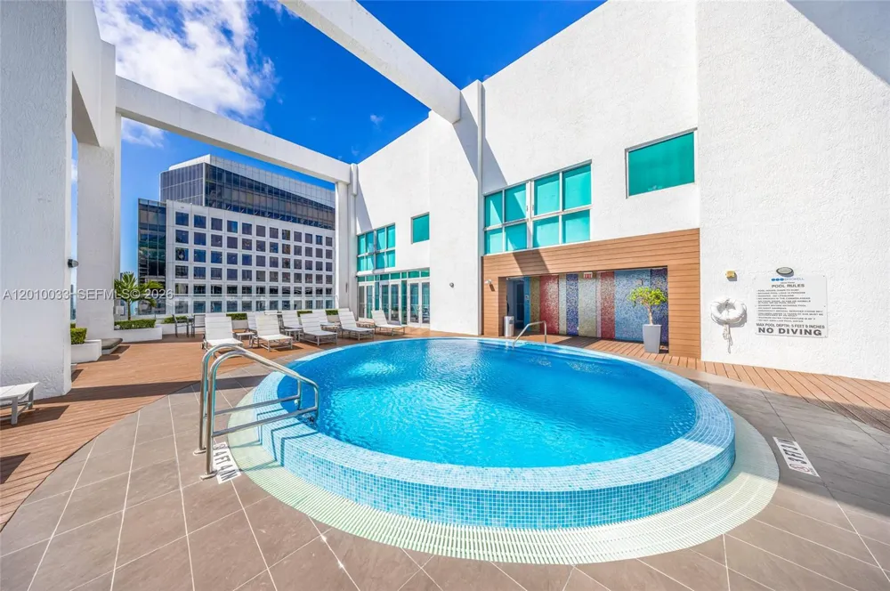 500 Brickell Ave #3707 Miami, FL 33131