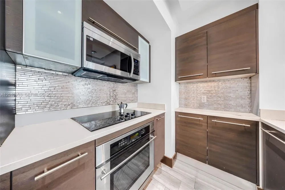 500 Brickell Ave #3707 Miami, FL 33131