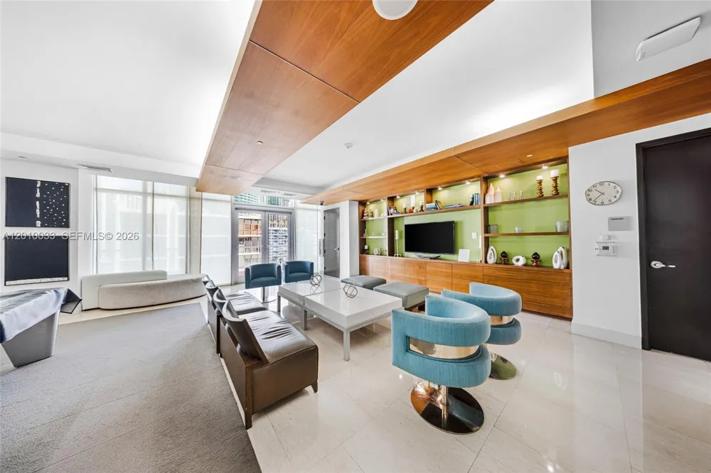 500 Brickell Ave #3707 Miami, FL 33131
