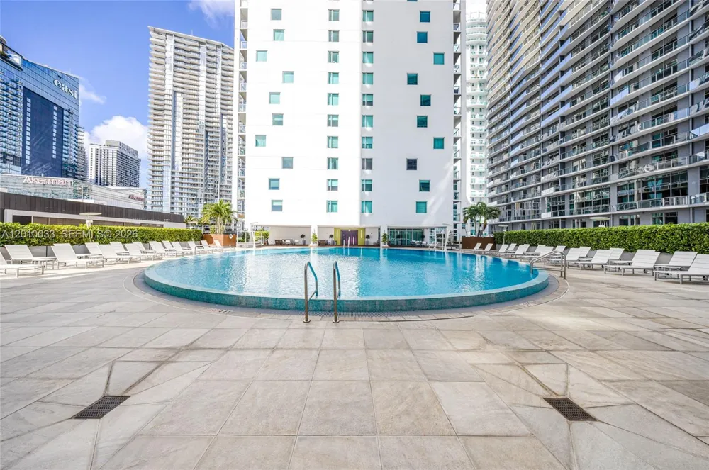 500 Brickell Ave #3707 Miami, FL 33131