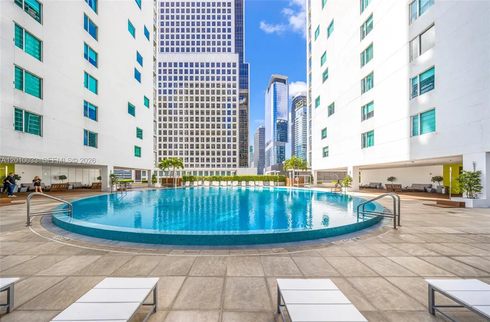 500 Brickell Ave #3707 Miami, FL 33131