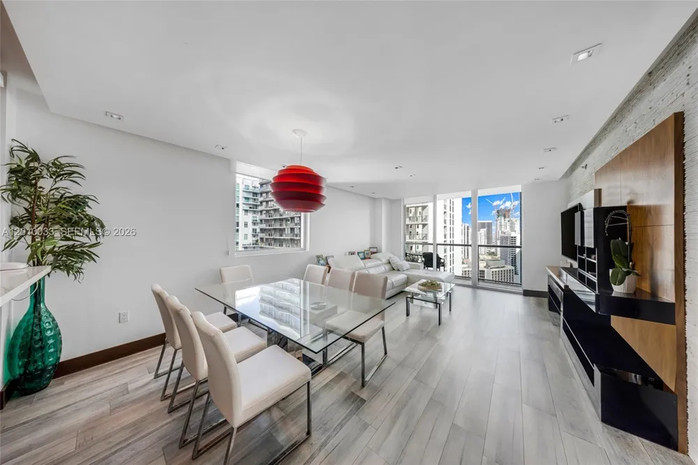 500 Brickell Ave #3707 Miami, FL 33131