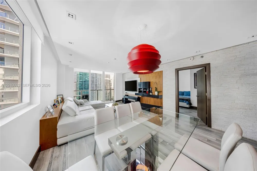500 Brickell Ave #3707 Miami, FL 33131