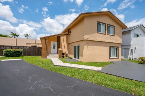 1007 NW 106th Ave Cir