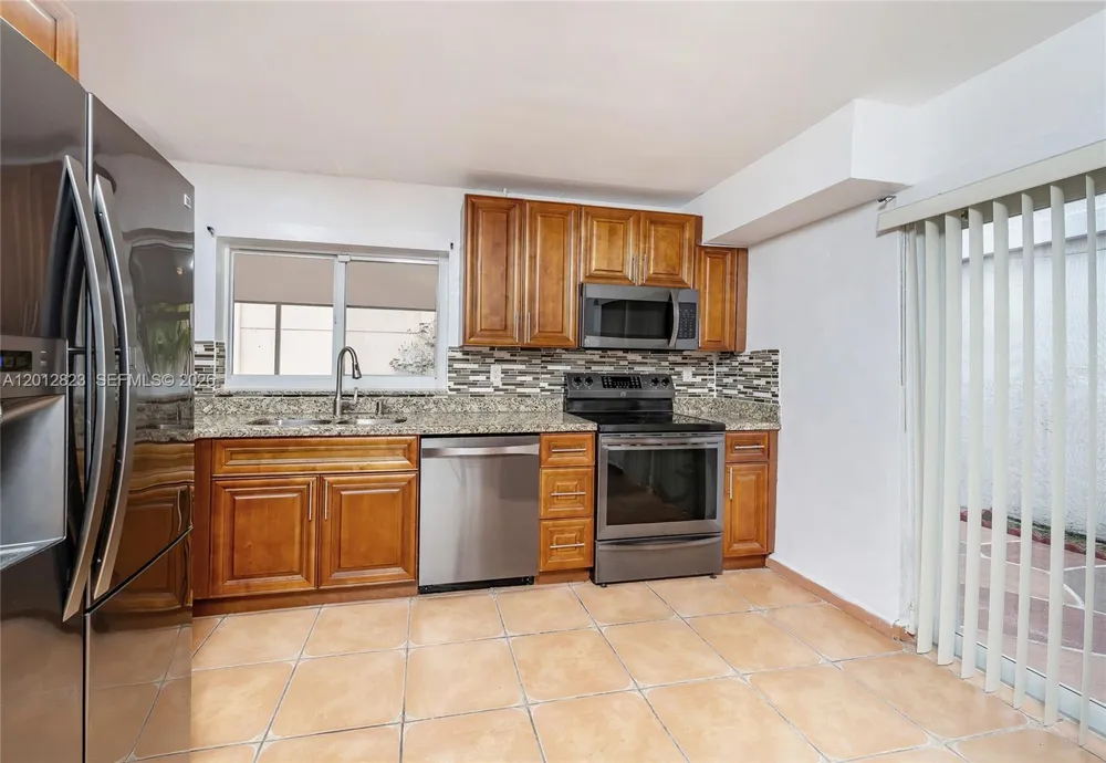 1007 NW 106th Ave Cir Miami, FL 33172