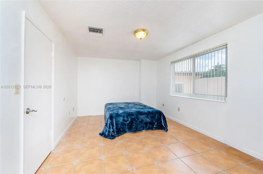 1007 NW 106th Ave Cir Miami, FL 33172