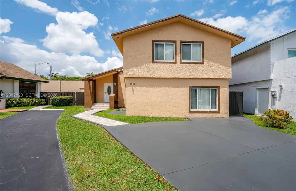 1007 NW 106th Ave Cir Miami, FL 33172