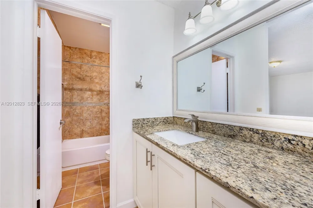 1007 NW 106th Ave Cir Miami, FL 33172