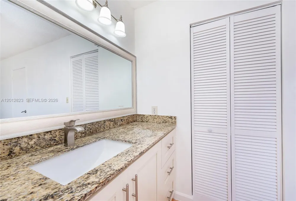 1007 NW 106th Ave Cir Miami, FL 33172