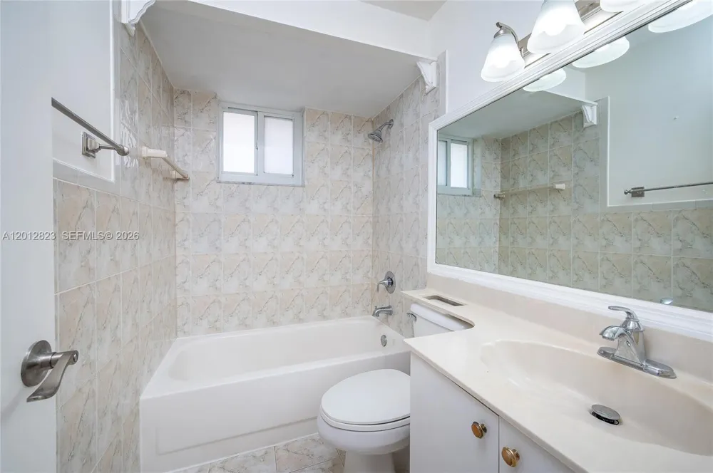 1007 NW 106th Ave Cir Miami, FL 33172