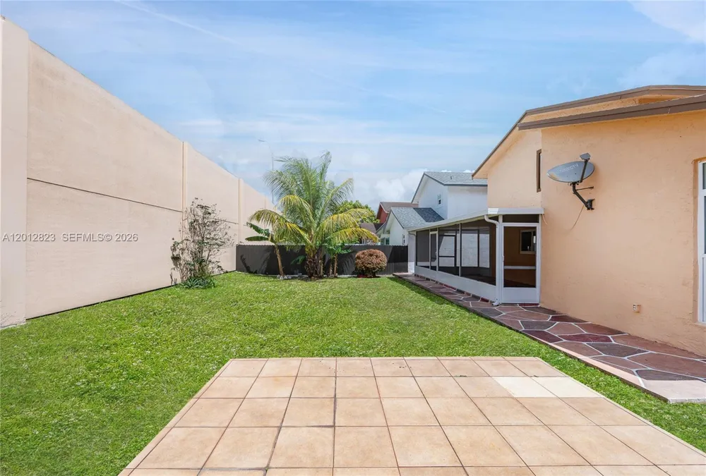 1007 NW 106th Ave Cir Miami, FL 33172