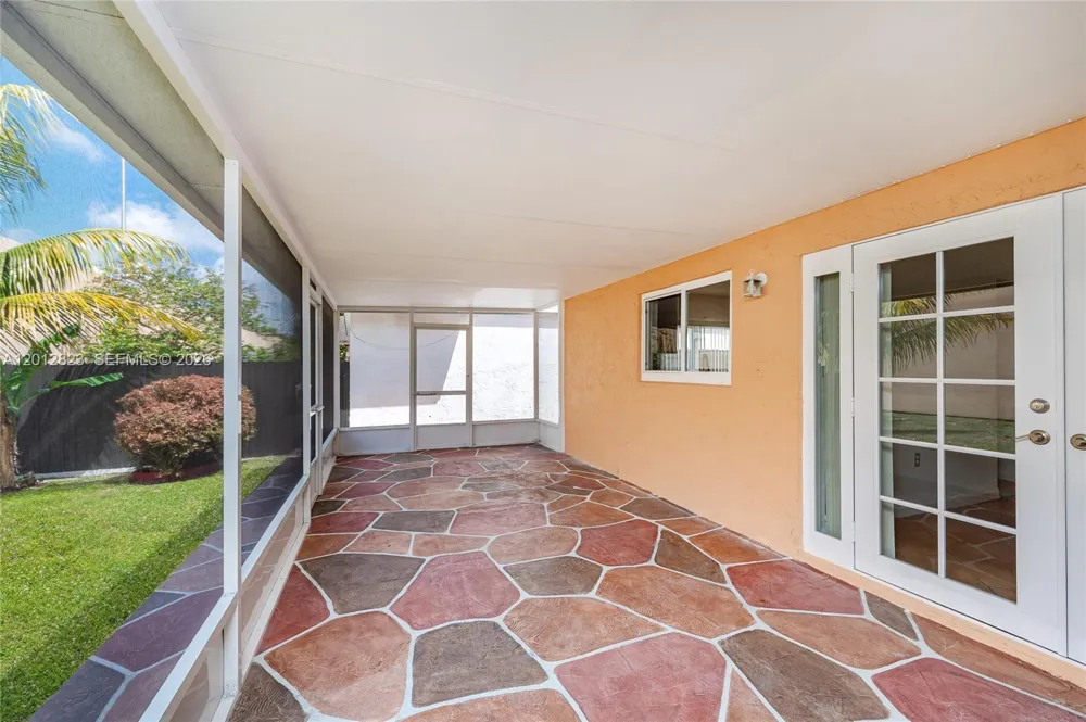 1007 NW 106th Ave Cir Miami, FL 33172