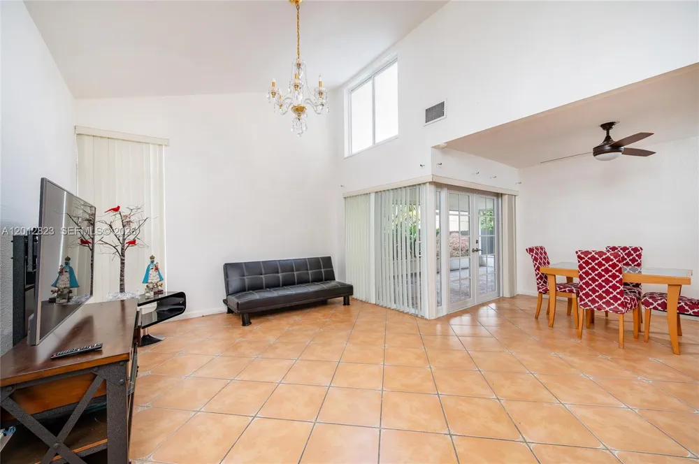 1007 NW 106th Ave Cir Miami, FL 33172