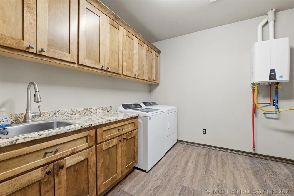 467281 Highway 100 Stilwell, OK 74960