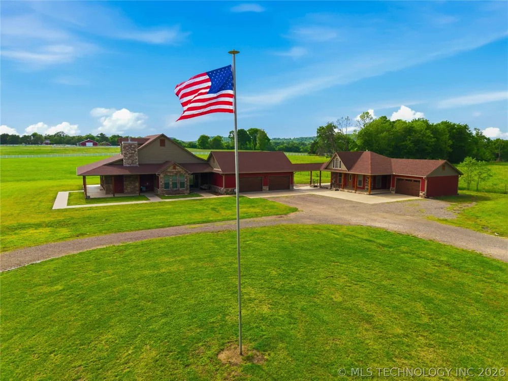 467281 Highway 100 Stilwell, OK 74960