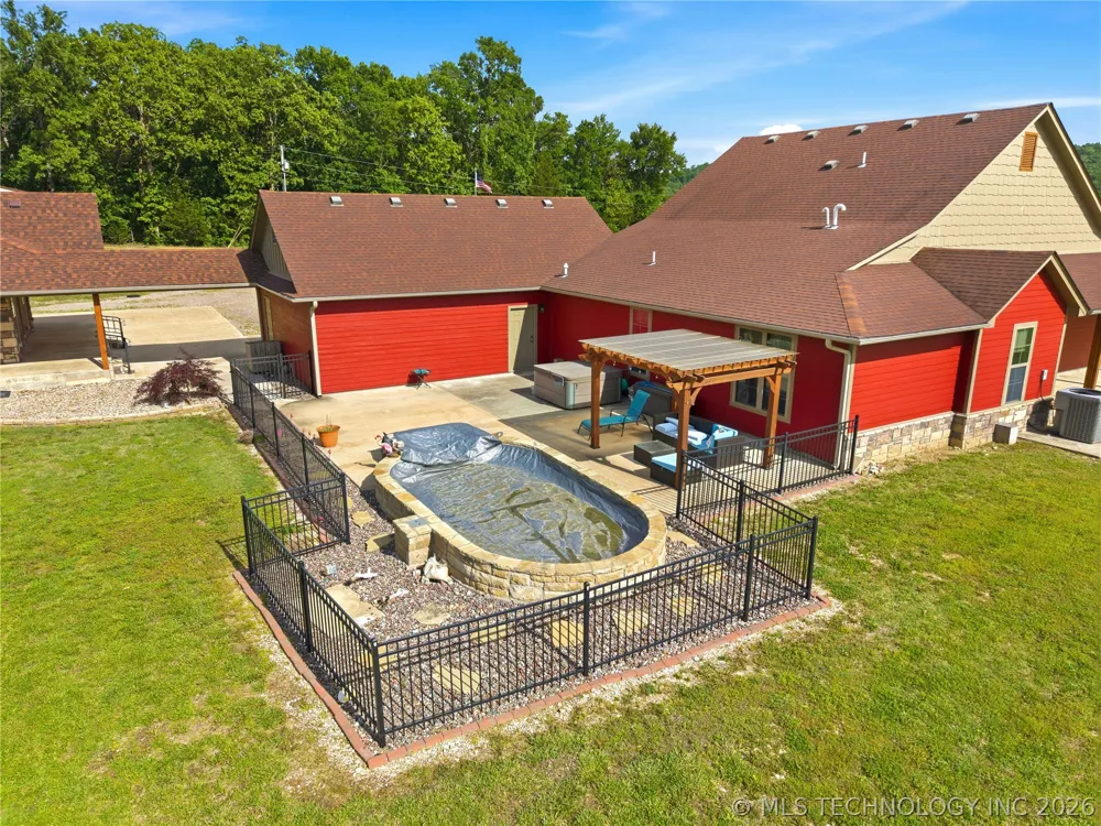 467281 Highway 100 Stilwell, OK 74960