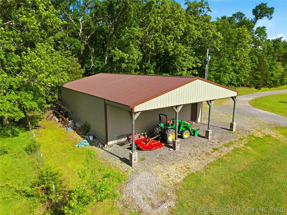 467281 Highway 100 Stilwell, OK 74960