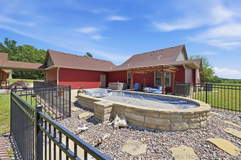 467281 Highway 100 Stilwell, OK 74960