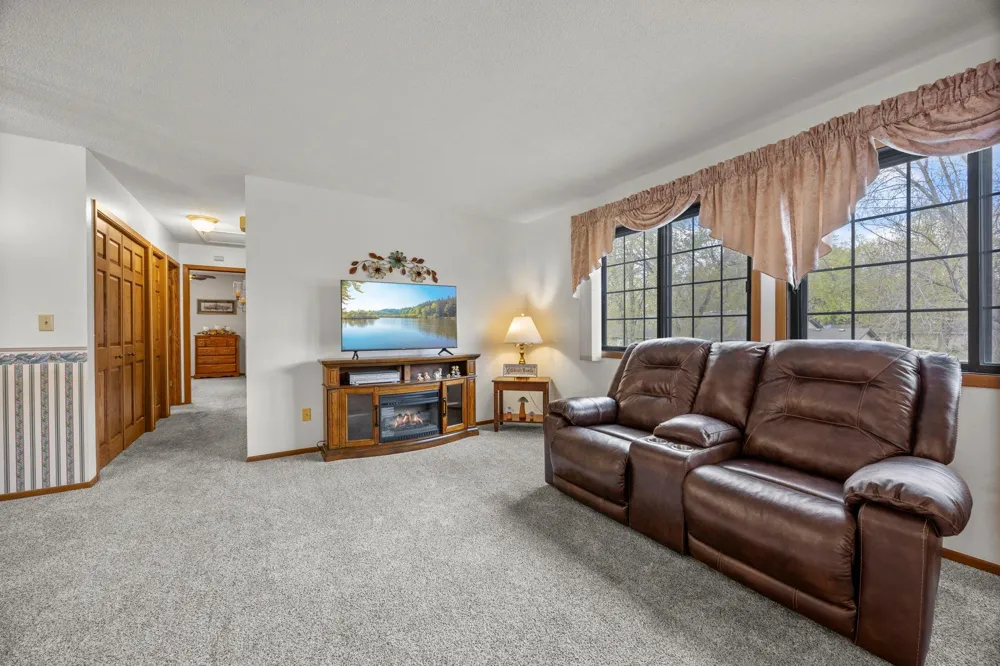 1221 Bradford Street SE Hutchinson, MN 55350
