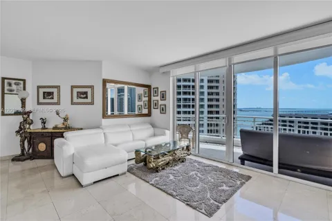 848 Brickell Key Dr #1903