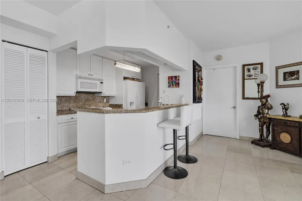 848 Brickell Key Dr #1903 Miami, FL 33131