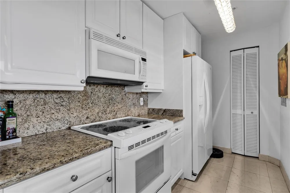 848 Brickell Key Dr #1903 Miami, FL 33131