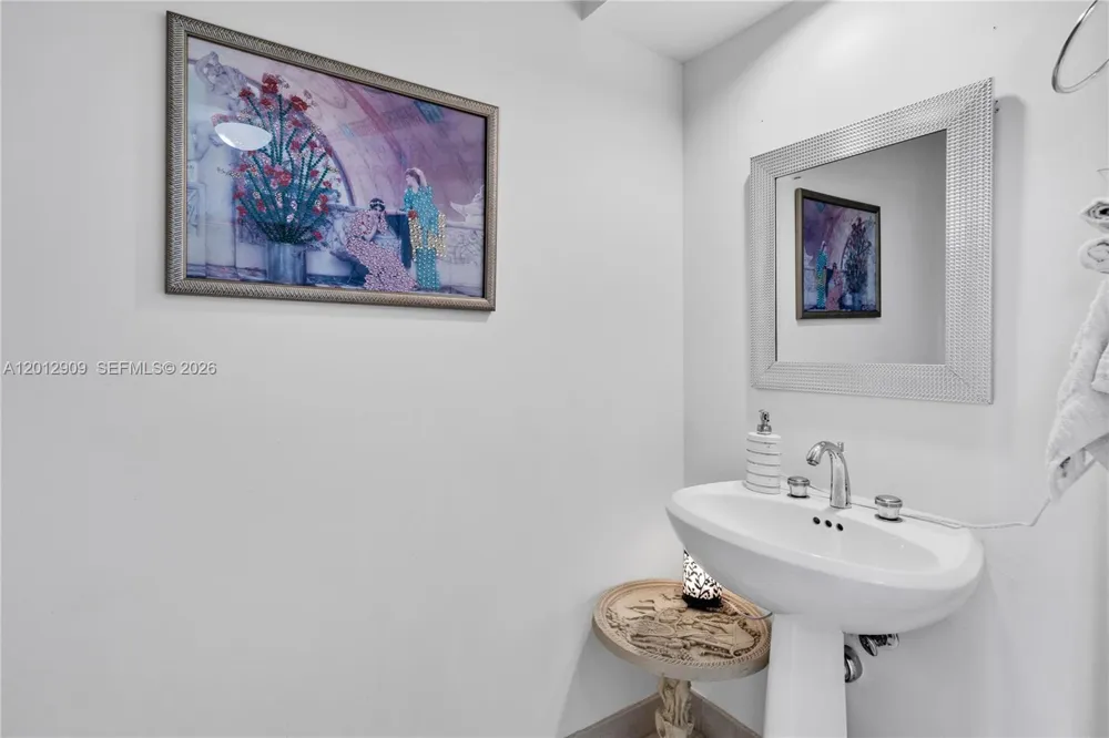 848 Brickell Key Dr #1903 Miami, FL 33131