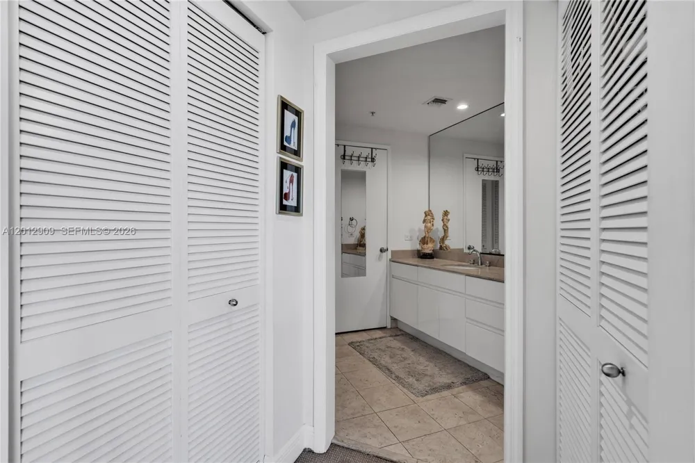 848 Brickell Key Dr #1903 Miami, FL 33131