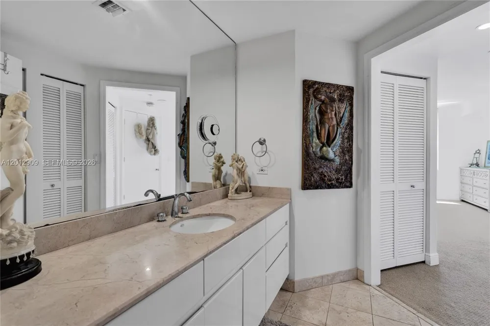 848 Brickell Key Dr #1903 Miami, FL 33131