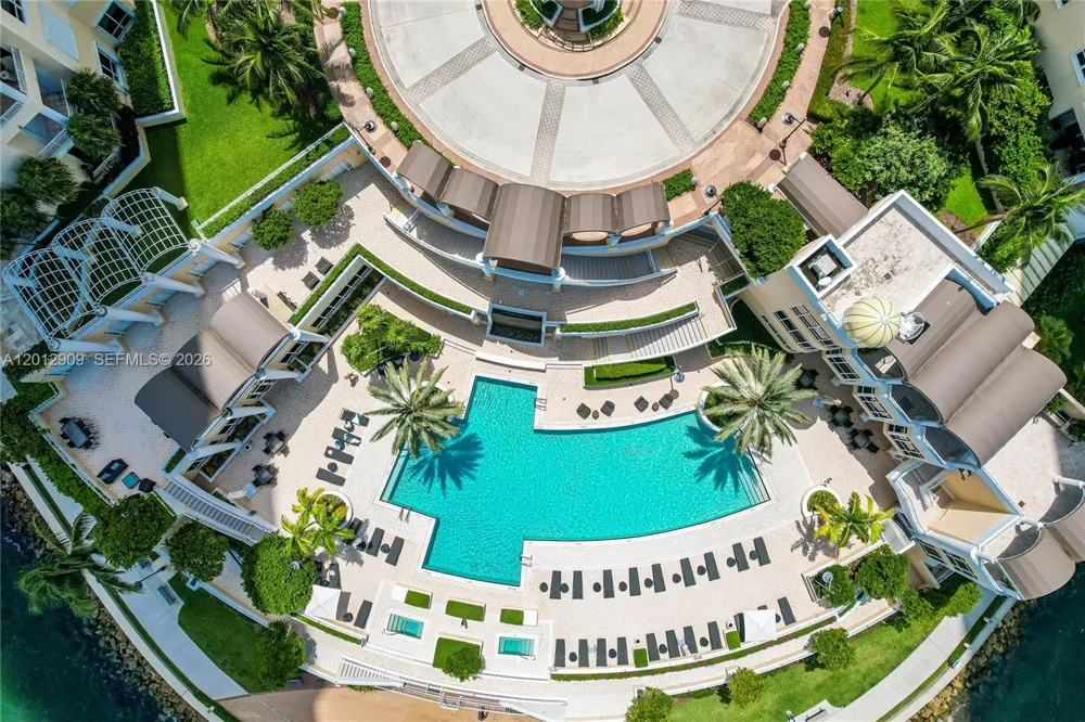 848 Brickell Key Dr #1903 Miami, FL 33131