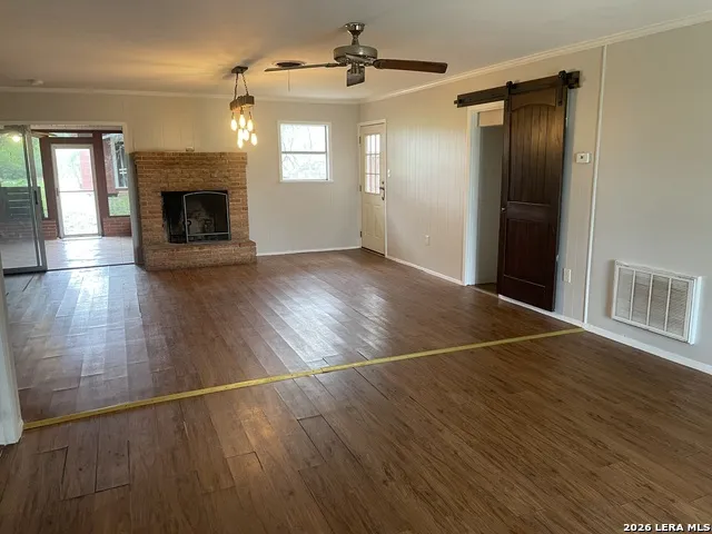2279 N Hwy 16 Jourdanton, TX 78026