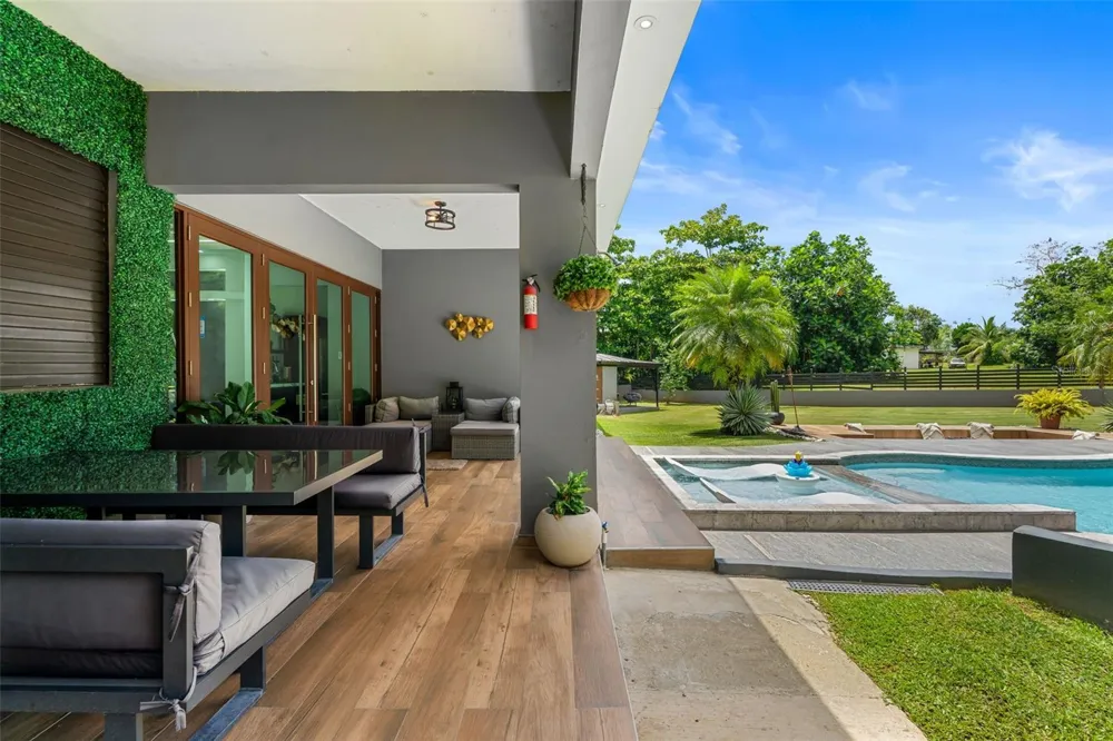 Address Not Shown Juncos, PR 00777