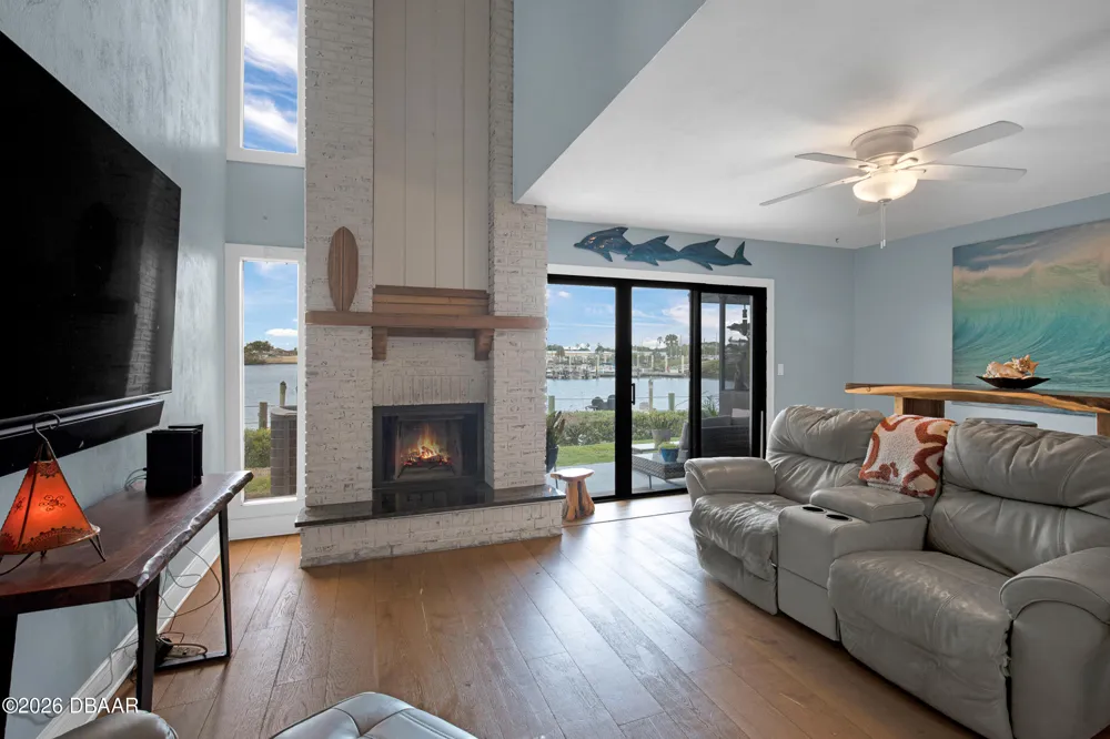 121 Lagoon Court New Smyrna Beach, FL 32169