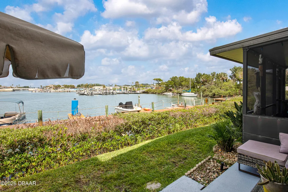 121 Lagoon Court New Smyrna Beach, FL 32169