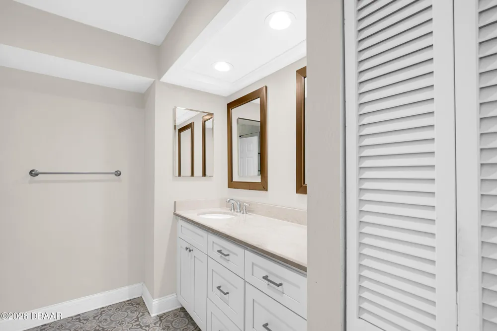 121 Lagoon Court New Smyrna Beach, FL 32169