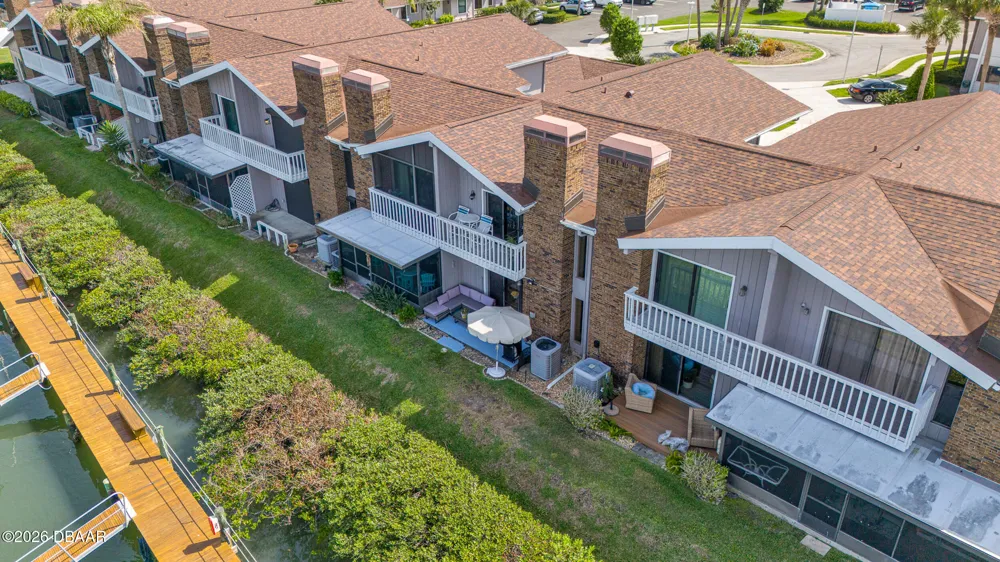 121 Lagoon Court New Smyrna Beach, FL 32169