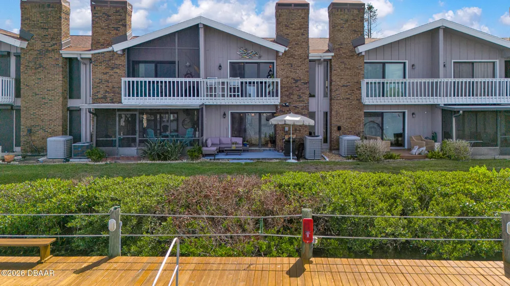 121 Lagoon Court New Smyrna Beach, FL 32169