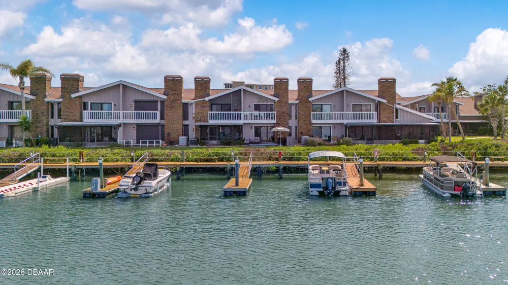 121 Lagoon Court New Smyrna Beach, FL 32169