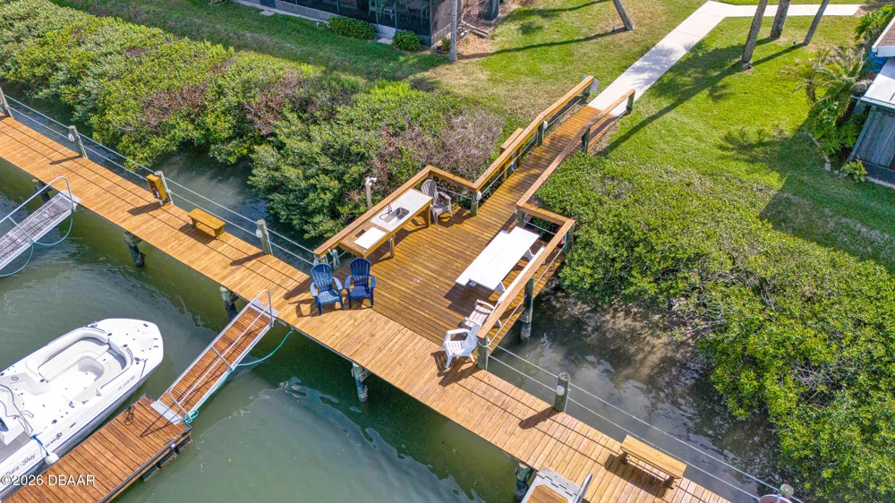121 Lagoon Court New Smyrna Beach, FL 32169