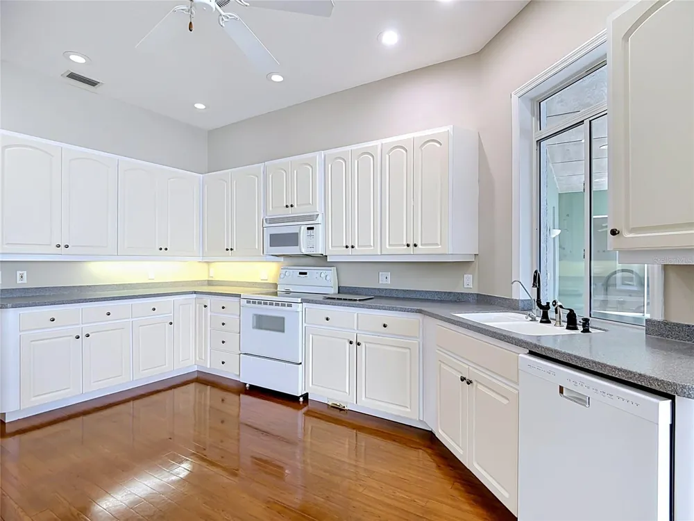 134 BAYBERRY DRIVE Polk City, FL 33868