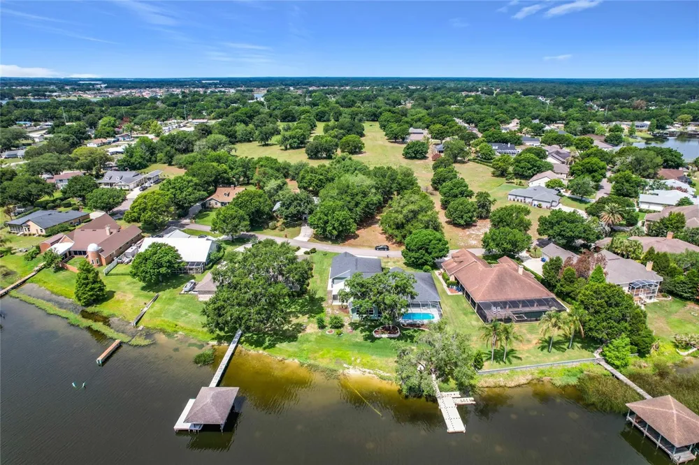 134 BAYBERRY DRIVE Polk City, FL 33868