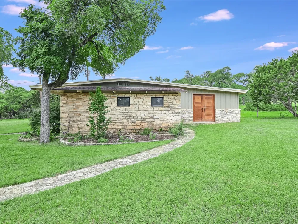1500 Spoke Hollow Road Wimberley, TX 78676