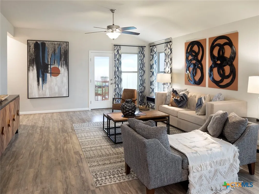 208 Barton Point Cibolo, TX 78108