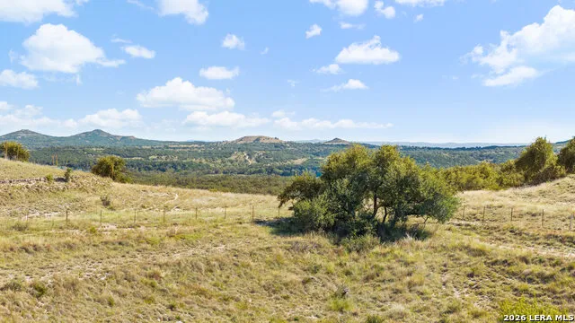 5032 Kendalia Rd Blanco, TX 78606