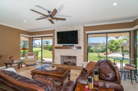 5 Briarcliff Court